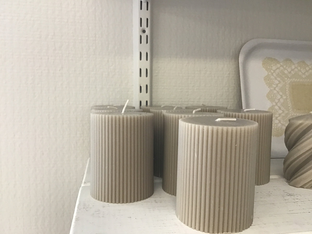 RM kynttilä, beige 7x9cm