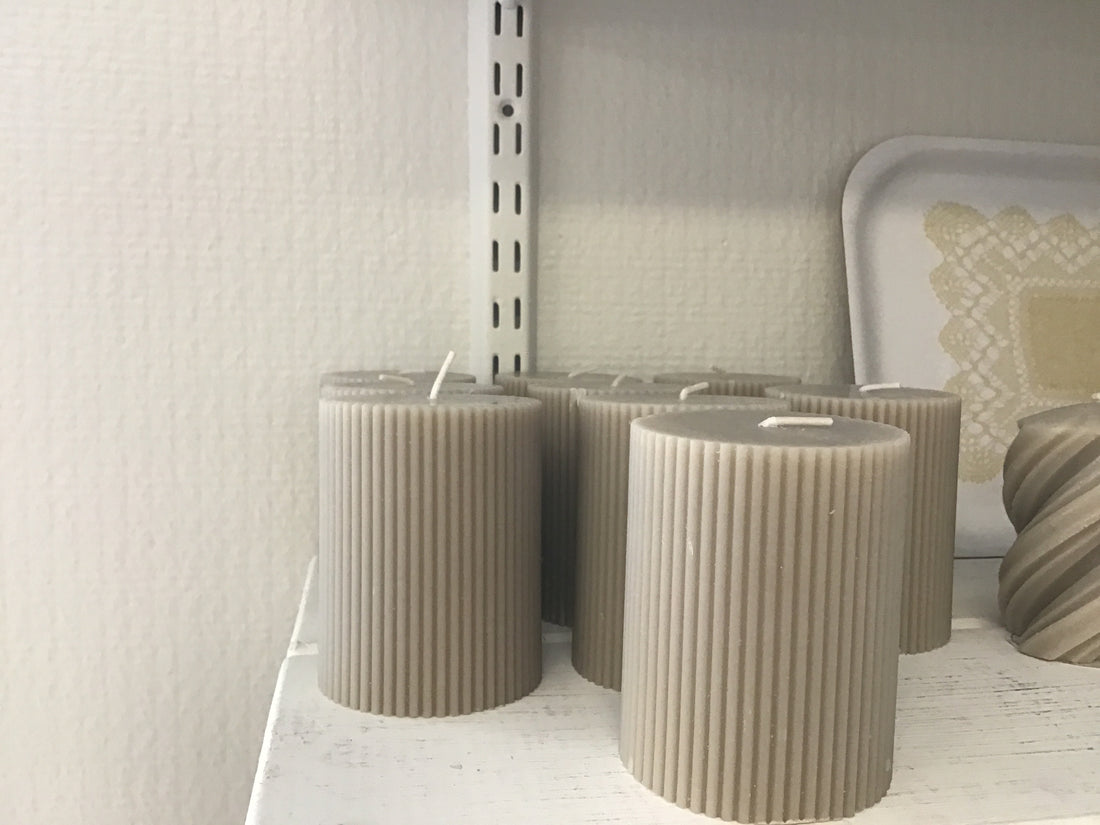 RM kynttilä, beige 7x9cm