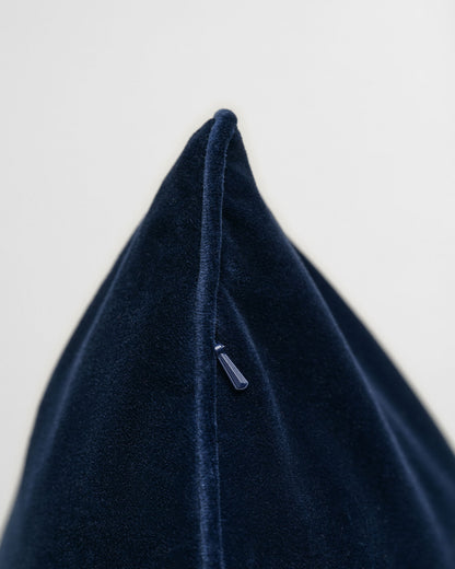 Velvet- tyynynpäällinen, eri värejä